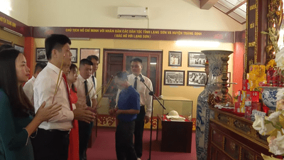 Dâng hương, dâng hoa nhân kỷ niệm 80 cách mạng tháng 8 thành công và Quốc Khánh Nước Cộng hòa Xã hội Chủ nghĩa Việt Nam