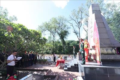 vna_potal_le_dang_huong_tuong_niem_75_nam_ngay_chien_thang_bien_gioi_thu_dong_1950___stand__1__27343