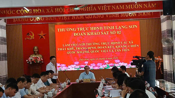 THƯỜNG TRỰC HĐND TỈNH LẠNG SƠN KHẢO SÁT, LÀM VIỆC VỚI THƯỜNG TRỰC HĐND CÁC XÃ TẠI THẤT KHÊ
